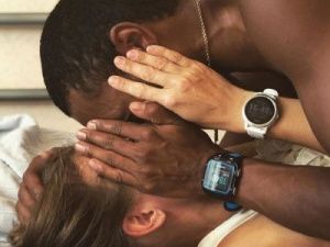 Фотофакт: Якутский бегун встречается с питерской гимнасткой