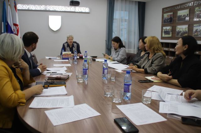 В Якутске рассматривают возможности повышения зарплаты педагогических работников