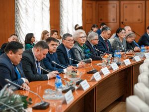 В преддверии Дня Республики Саха (Якутия) Айсен Николаев вручил государственные награды