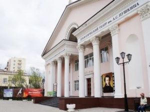 «Барышня – крестьянка» открывает новый сезон в Русском театре