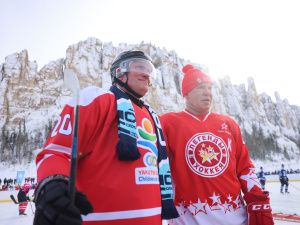 Дружеский хоккейный матч между «Легендами хоккея» и сборной Якутии закончился вничью