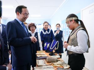 Учащиеся Жиганской агрошколы рассказали главе Якутии о своих достижениях