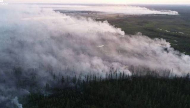 В Абыйский улус вылетел спецборт для тушения пожаров