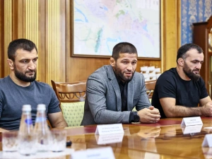 Глава Якутии обсудил с представителями лиги Хабиба Нурмагомедова перспективы развития единоборств