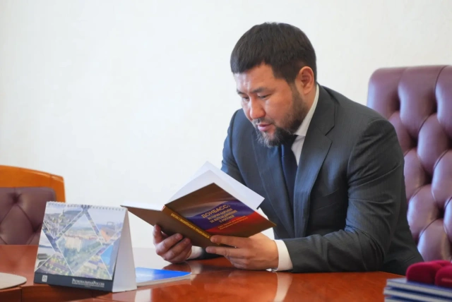 Евгений Григорьев встретился с авторами книги «Донбасс: история борьбы за воссоединение с Россией»