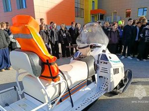Инспекторы ГИМС провели профилактическое занятие со школьниками