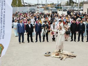 Глава Якутии принял участие в открытии новой школы в Кобяйском районе