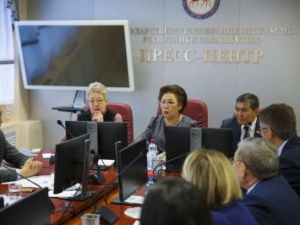 ВОПРОС О ЗАРАБОТНОЙ ПЛАТЕ РАБОТНИКОВ ОБРАЗОВАНИЯ ПОДНЯЛИ НА УРОВНЕ ИЛ ТУМЭН