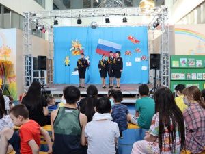 Сотрудники МВД Якутии провели социально-патриотическую акцию для детей, находящихся на длительном лечении в Национальном центре медицины