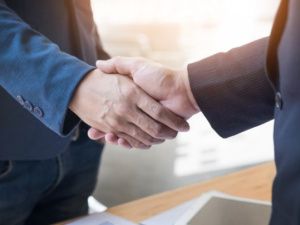 В Таттинском районе глава наслега незаконно заключил со своим братом договоры на сумму свыше 453 тысяч рублей