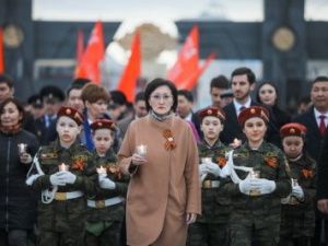 Глава Якутска Сардана Авксентьева поздравляет с Днем Победы