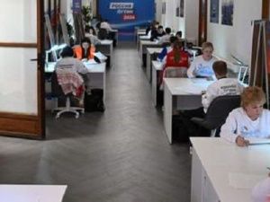 Заработали call-центр и общественная приемная избирательного штаба Владимира Путина