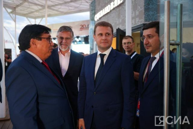 ВЭФ-2023: Алексей Чекунков посетил павильон Якутии на выставке «Улица Дальнего Востока»
