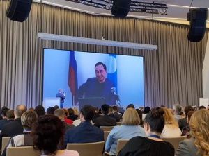 Айсен Николаев рассказал на обучающем семинаре об успешных региональных практиках воспитательной работы