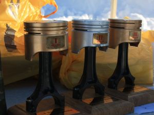 В Магане впервые провели зимние автогонки