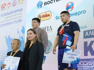 Три якутских борца стали победителями всероссийского турнира памяти Александра Крылова