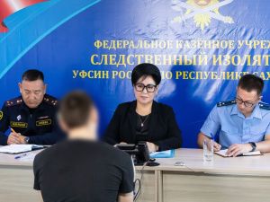 СИЗО-1 посетили Уполномоченный по правам человека Сардана Гурьева и представитель Прокуратуры Вячеслав Никифоров