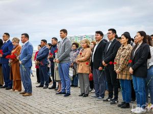 В Якутске возложили цветы к монументу «Воинам-победителям» в честь 80-летия победы в Курской битве