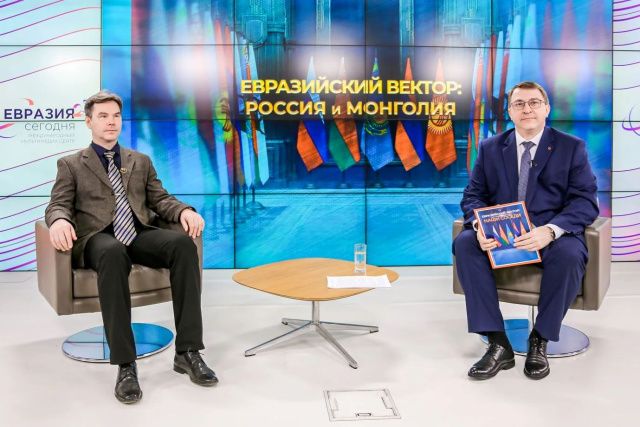 «Евразийский вектор»: эксперты обсудили сотрудничество России и стран БРИКС в Арктике