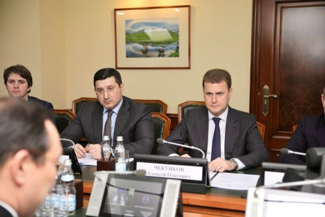 Айсен Николаев провёл рабочую встречу с министром РФ по развитию Дальнего Востока и Арктики Алексеем Чекунковым