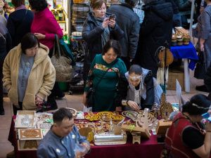 В Якутске провели выставку-ярмарку к национальному празднику Ысыах