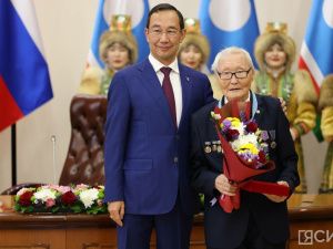 Айсен Николаев вручил 35 якутянам государственные награды