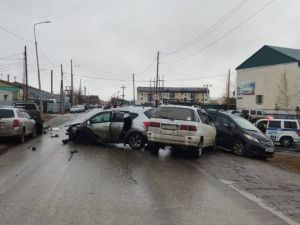 В Нюрбе пьяный водитель устроил массовое ДТП с участием шести автомобилей