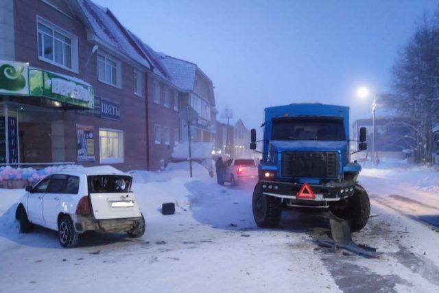 В Алдане три человека получили травмы в ДТП