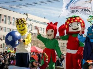 Трудовые коллективы Губинского округа вышли  на первомайскую демонстрацию