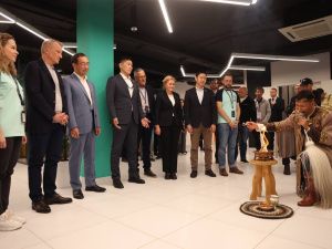 Глава Якутии Айсен Николаев и руководитель Сбербанка Герман Греф открыли кампус «Школы 21» в Якутске