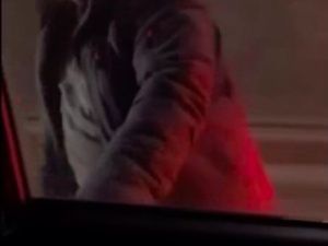 В Якутске мужчина с пистолетом напал на женщину-водителя, ведется поиск подозреваемого