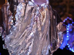 Праздничное шествие автоколонны состоялось впервые на зажжении новогодней ёлки Якутска