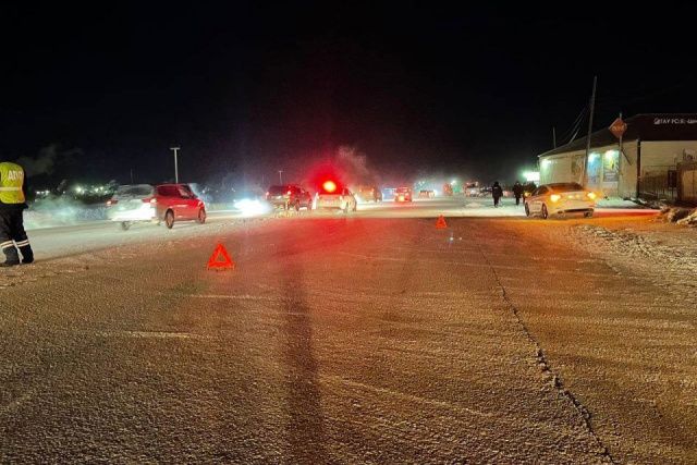 В Якутске насмерть сбили пешехода. Его переехали автомобиль и маршрутный автобус