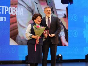 Кирилл Бычков поздравил со 100-летним юбилеем экономической службы Якутии