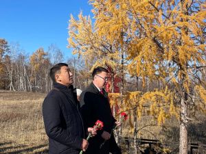 В Таттинском улусе воздали дань памяти  Платону Алексеевичу Ойунскому