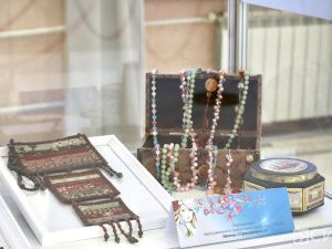 В Якутске открылась выставка украшений народов республики