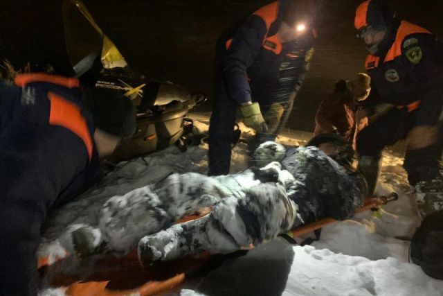 Спасатели эвакуировали двух мужчин, застрявших в ручье в Среднеколымском районе