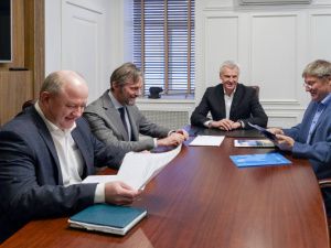 Прошла рабочая встреча генерального директора АО «АК «ЖДЯ» с губернатором Магаданской области по вопросу развития транспортной инфраструктуры региона