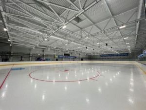 В Якутске заработал новый спорткомплекс с бассейном и катком (фото, цены)