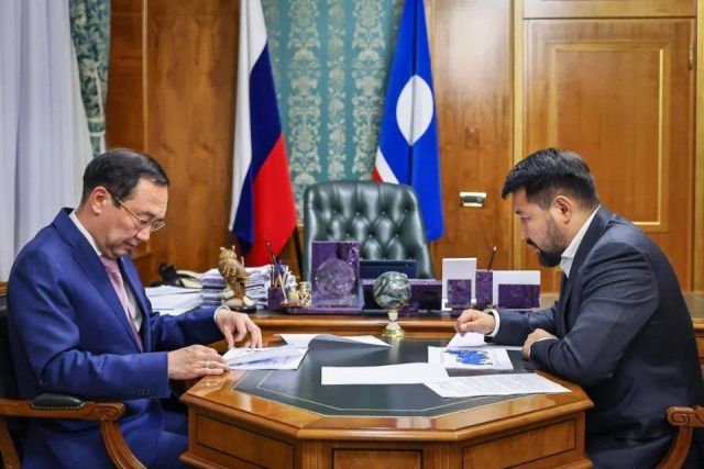 Глава Якутии провел рабочую встречу с мэром столицы Евгением Григорьевым