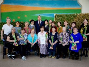 Альберт Семенов поздравил женщин- волонтеров