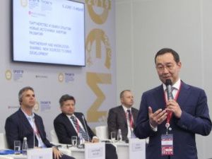 Айсен Николаев выступил на панельной сессии ПМЭФ -2019