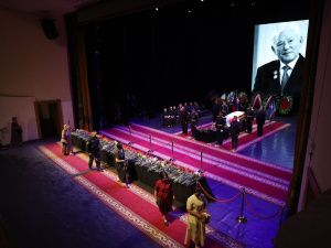 Фото: в Якутске прощаются с Михаилом Николаевым