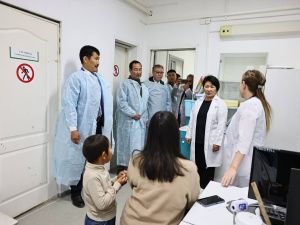 Айсен Николаев поручил усилить работу по привлечению кадров в учреждения здравоохранения в Арктике