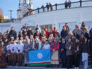 В Хабаровске участники «Поезда дружбы» возложили цветы к мемориалу «Победа на Востоке»
