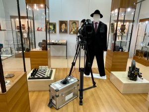 В Якутском музее имени Ярославского открылась выставка, посвященная 85-летию Николая Сантаева