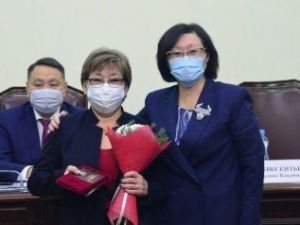 Cотрудники ОА Якутска и гордумы отмечены наградами