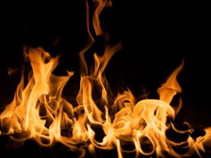 В Таттинском районе в сгоревшем сарае обнаружили труп