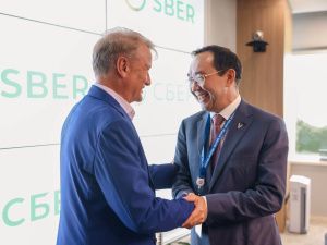 ВЭФ-2024: Айсен Николаев и Герман Греф обсудили развитие IT-отрасли в Якутии