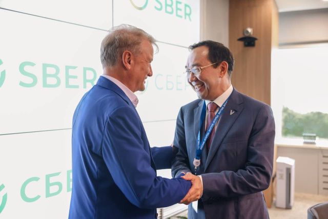ВЭФ-2024: Айсен Николаев и Герман Греф обсудили развитие IT-отрасли в Якутии